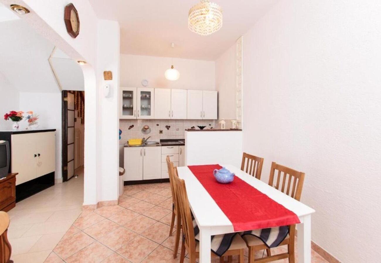 Apartment Knez 1 - 50 M From Beach Podstrana Kültér fotó