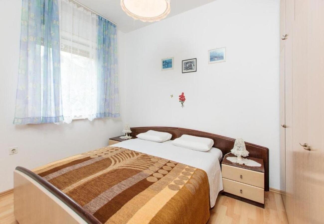 Apartment Knez 1 - 50 M From Beach Podstrana Kültér fotó