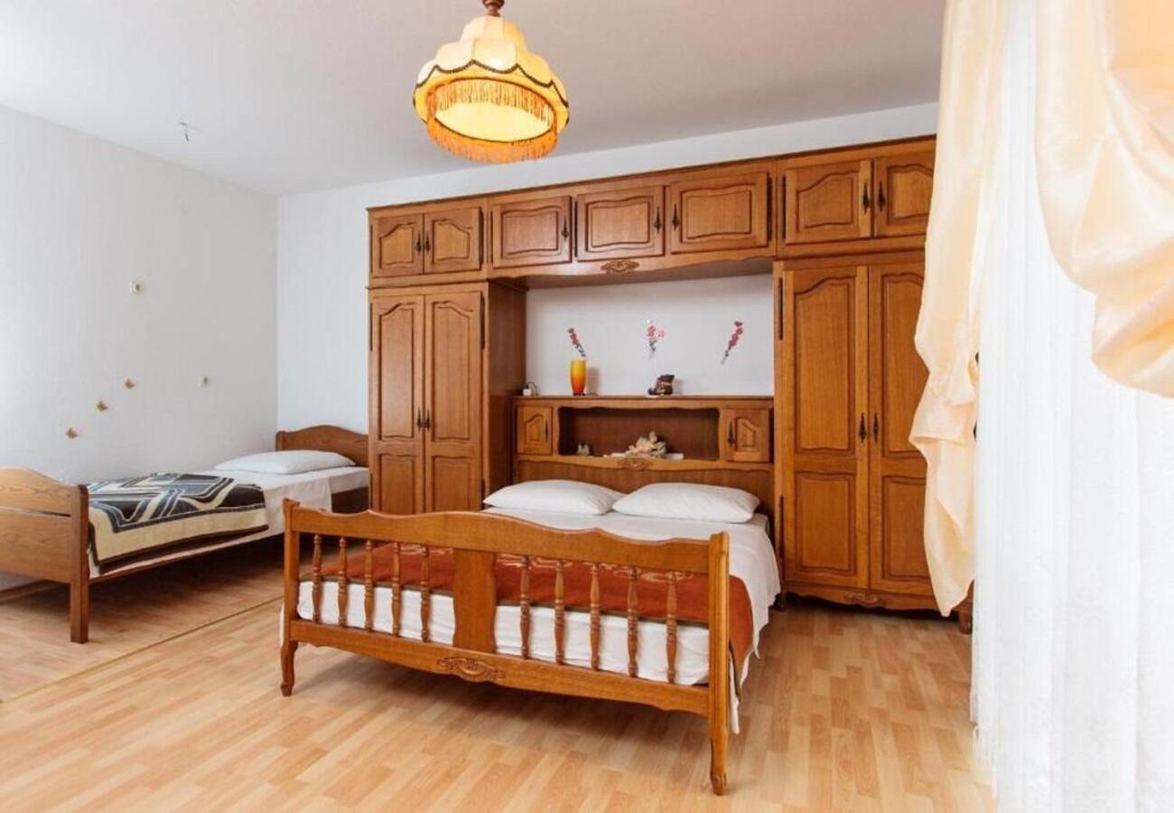 Apartment Knez 1 - 50 M From Beach Podstrana Kültér fotó
