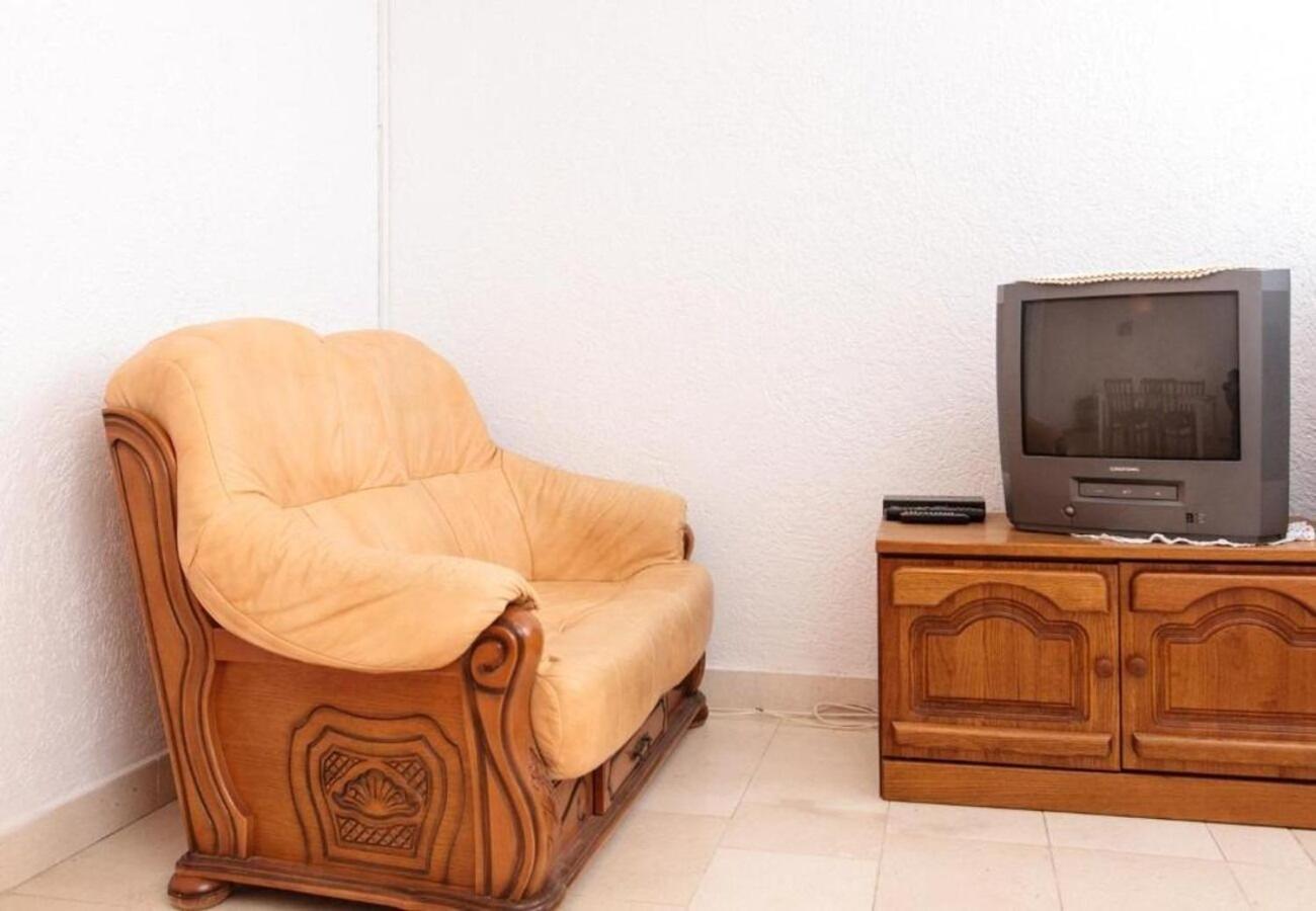 Apartment Knez 1 - 50 M From Beach Podstrana Kültér fotó